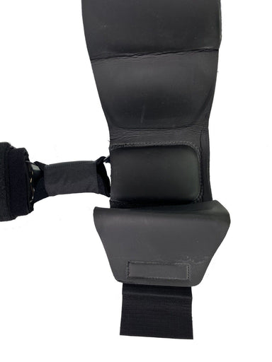 McDavid M202 Protective Lateral Knee Guard with Geared Polycentric Hinge