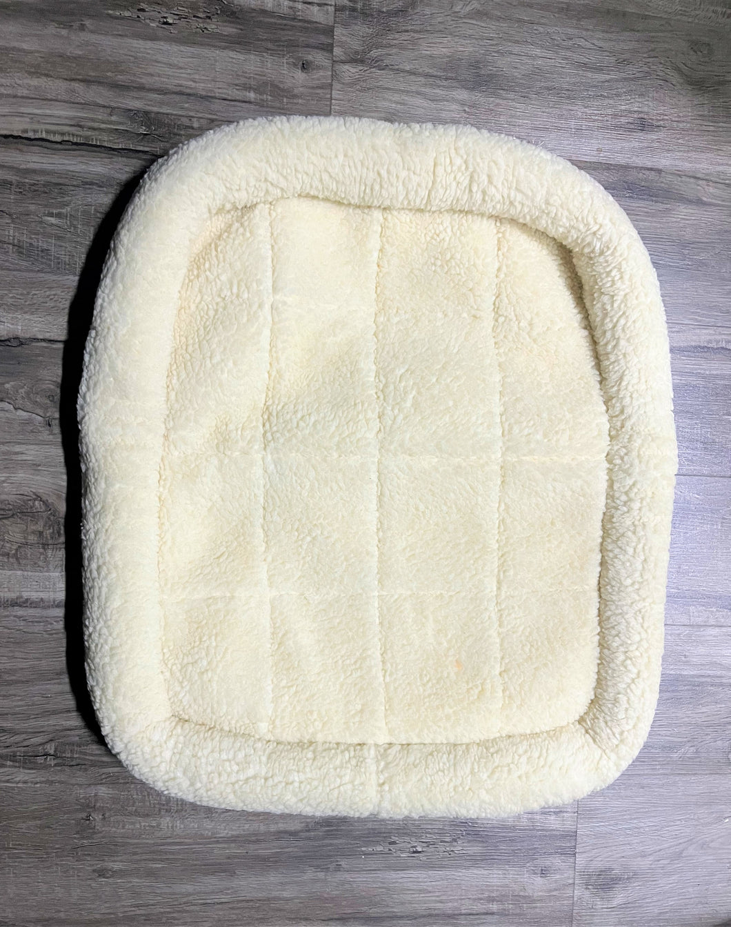 <p><strong>Ultra Soft Padded Plush Sherpa Pet Bed for Dogs & Cats - 27